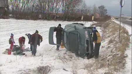 Accident provocat de un POLIŢIST BEAT. Trei persoane au fost încarcerate