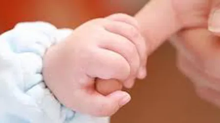 Şi-a dus bebeluşul de 7 luni la spital, îngrijorată că nu mai respiră. Medicii au ÎNCREMENIT