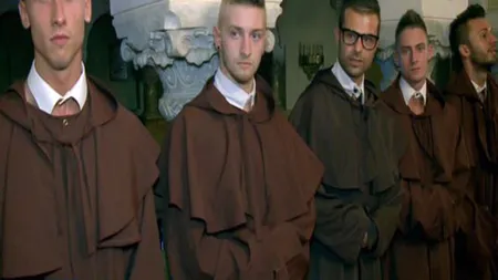 ROMÂNII AU TALENT: Juriul a rămas mască. Cinci călugări au făcut striptease