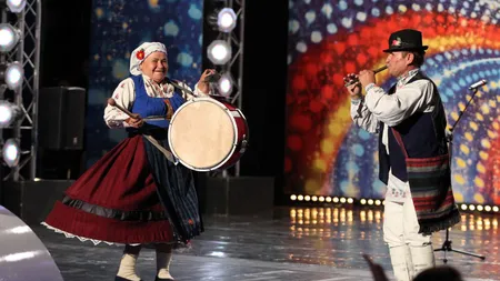 ROMÂNII AU TALENT: Bunicuţa care bate toba, făcută celebră de Zdob şi Zdub, a fost senzaţia serii