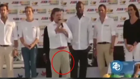 MOMENT JENANT pentru preşedintele Columbiei. Juan Manuel Santos a urinat în pantaloni în timpul unui discurs