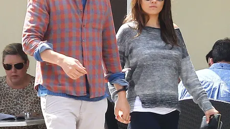 Mila Kunis şi Ashton Kutcher s-au căsătorit? Vezi cum au fost surprinşi cei doi actori recent