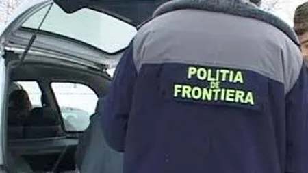 Doi poliţişti de frontieră, reţinuţi pentru abuz în serviciu