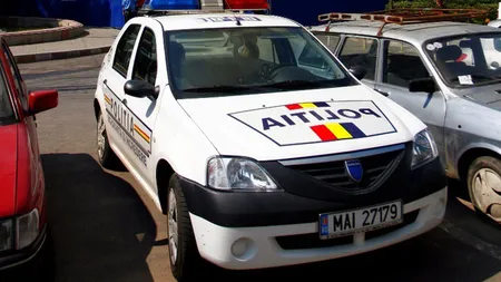 SCANDALOS. Un poliţist a FĂCUT SEX cu o ADOLESCENTĂ, într-o maşină, în prezenţa unui PROXENET