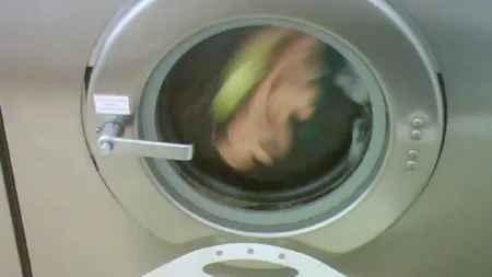 Tot ceea ce ştiai despre spălatul rufelor e greşit. Iată cum ar trebui de fapt să o faci
