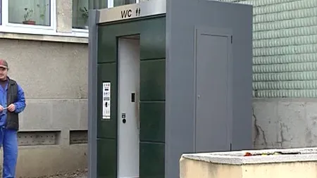 Toaletă la preţ de garsonieră, în Olt. WC-ul din Slatina costă 28.000 de euro VIDEO