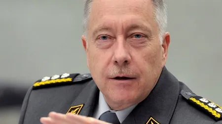 Şeful armatei elveţiene susţine că îşi face provizii în caz de război