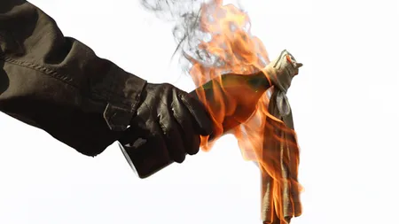 Procuratura din Celiabinsk a fost atacată cu cocktailuri Molotov