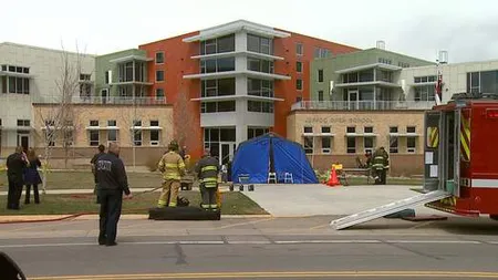 ARDEII IUŢI au EVACUAT o şcoală întregă din Colorado. Cum a fost posibil aşa ceva