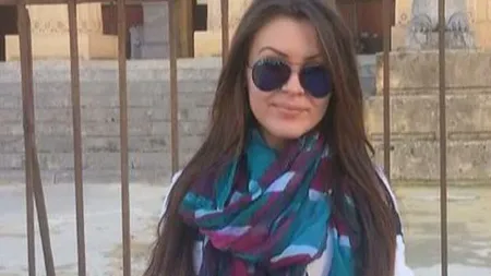 Fata de 19 ani care a fost operată de patru ori a început să mănânce şi dă semne de ameliorare