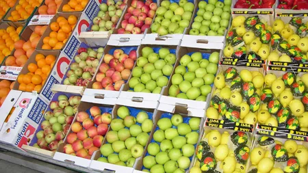 VICTOR PONTA: Luăm în calcul REDUCEREA TVA la legume şi fructe