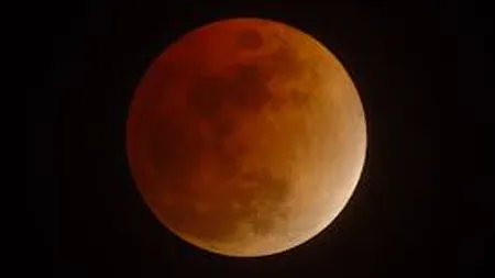 Fenomen astronomic inedit: Eclipsă totală de Lună, în aprilie