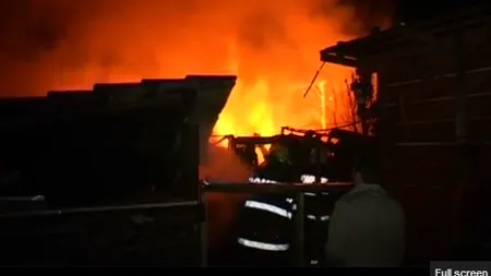 Incendiu DEVASTATOR în Dej. O gospodărie a fost mistuită de flăcări VIDEO