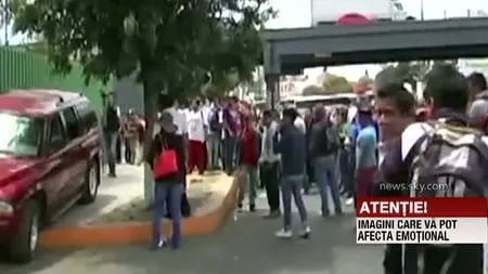 Imagini şocante în Mexic: Un şofer nebun a intrat cu maşina într-un grup de protestatari VIDEO