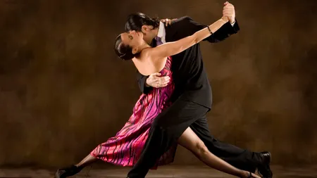 Inventivitatea nu are limite: Unde au ajuns să danseze TANGO doi britanici VIDEO