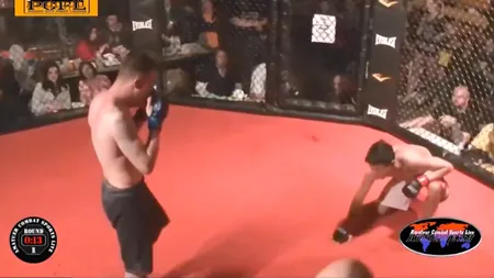 Gestul ULUITOR al unui luptător MMA. A abandonat pentru a-şi SALVA adversarul VIDEO