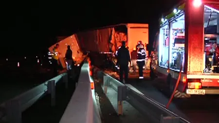 Accident grav în judeţul Hunedoara: Un TIR a lovit un autocar cu 20 de persoane. Patru persoane, rănite