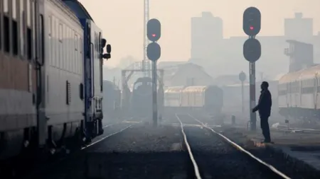 Băiatul din Constanţa, tăiat de tren după ce a căzut pe şine, a rămas fără ambele picioare