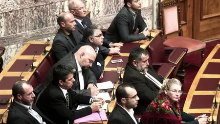 Doi DEPUTAŢI au fost aduşi la Parlament în CĂTUŞE: Care a fost motivul