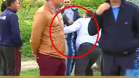 Femeie agresată în timpul vizitei Elenei Udrea în comuna Nana VIDEO