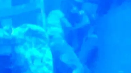Imagine CUTREMURĂTOARE a tragediei de la Lampedusa: Au murit înecaţi, dar ÎMBRĂŢIŞAŢI - FOTO