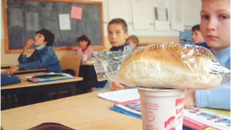 Suspiciune de toxiinfecţie alimentară la mai mulţi elevi, după ce au băut laptele distribuit de şcoală