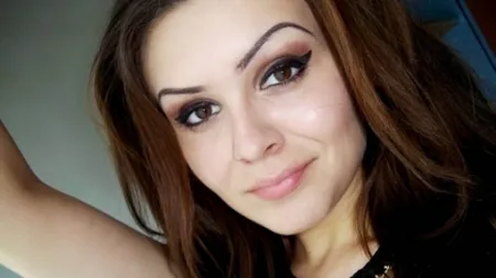 Tânăra operată de trei ori în 24 de ore, după o sarcină extrauterină, a făcut primii paşi