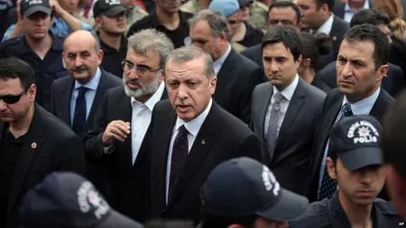 Tragedia minieră din Turcia: Premierul ţării a fost cât pe ce să fie linşat de mulţimea furioasă VIDEO
