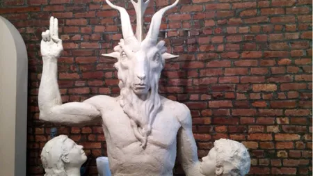 SUA: Sataniştii vor să pună statuia DIAVOLULUI în faţa Parlamentului din statul Oklahoma FOTO