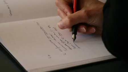 Scrisul de mână este mai eficient decât pe un notebook