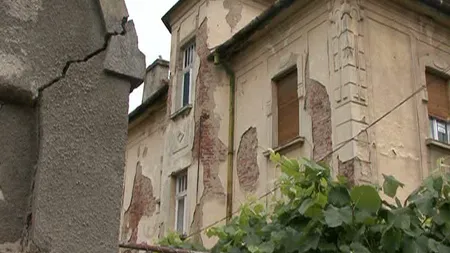 Descoperire ULUITOARE într-o casă istorică din Timişoara. Poliţiştii au rămas blocaţi când au deschis uşa