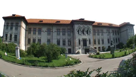 Sute de monede de aur şi argint, FURATE de la un muzeu din Drobeta Turnu Severin