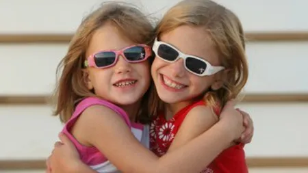Totul despre ochelarii de soare pentru copii. Sunt sau nu necesari?