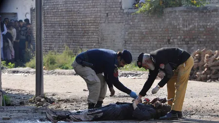 Noi lupte armate au loc aproape de aeroportul Karachi, din Pakistan