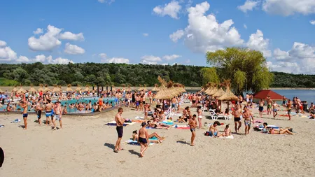 TRAGEDIE la piscină. Un copil de 10 ani a murit înecat, după ce a fugit la scăldat fără ştirea părinţilor