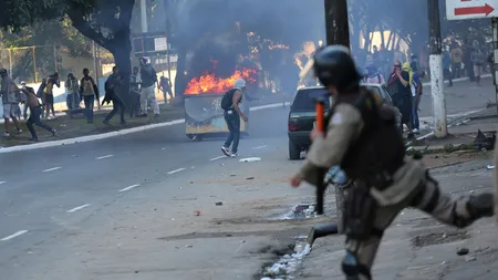 Brazilia: Poliţia dispersează cu gaze lacrimogene manifestanţii la Sao Paulo
