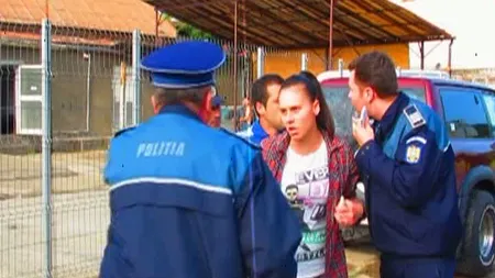 Scene CUMPLITE la Reşiţa. Scandal între ţigani, oprit cu focuri de armă VIDEO