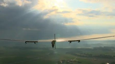 Primul zbor fără carburant. Avionul Solar Impulse 2 a decolat din Myanmar şi se îndreaptă spre China