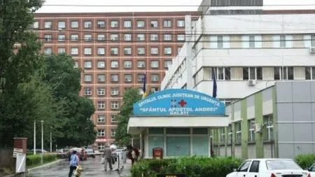 O femeie s-a aruncat de la etajul opt al spitalului din Galaţi, după ce a ameninţat cu ciobul o asistentă