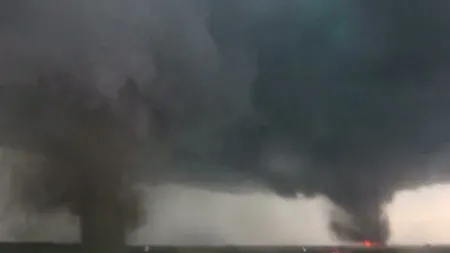 Tornade DEVASTATOARE: O persoană a murit şi 16 au fost grav rănite VIDEO