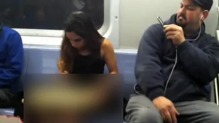 Călătorii din metrou, ÎNMĂRMURIŢI! Ce a făcut o tânără în văzul tuturor VIDEO