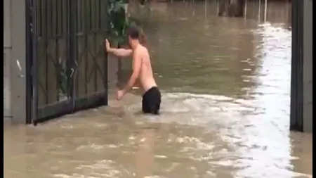 Imagini APOCALIPTICE în Dolj. Sute de case INUNDATE, drumuri DISTRUSE de ape VIDEO