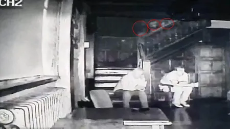 ÎNFRICOŞĂTOR: Au surprins trei fantome în timp ce făceau turul unui castel în Anglia VIDEO