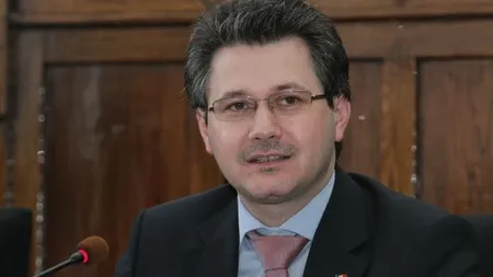 Ministrul Mihnea Costoiu: APA la români aduce NOROC şi eu cred că va aduce noroc şi PREMIERULUI şi PSD