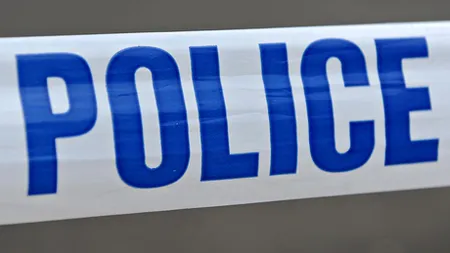 Mesajul scris pe gardul unei clădiri din Belfast: 