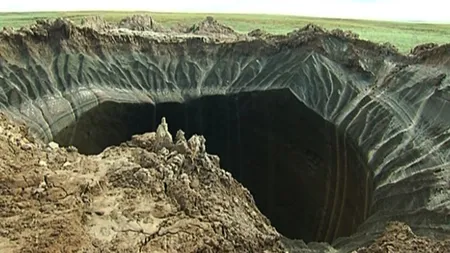 INEXPLICABIL. Alte DOUĂ CRATERE URIAŞE au apărut în mod misterios în SIBERIA. Ce spun localnicii FOTO