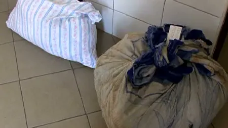 SUPER OFERTĂ pentru romi: DUŞ şi SPĂLĂTORIE GRATIS în Baia de Fier VIDEO