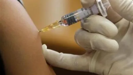 Oamenii din zonele inundate, vaccinaţi împotriva Hepatitei A şi antitetanos