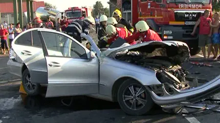 TRAGEDII pe şosea, la Suceava. Doi morţi şi cinci răniţi, în urma unor accidente cumplite VIDEO
