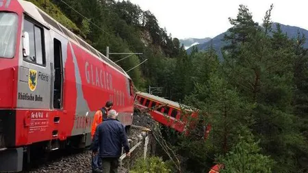 Imagini spectaculoase de la accidentul din Elveţia: Vagoanele au rămas 